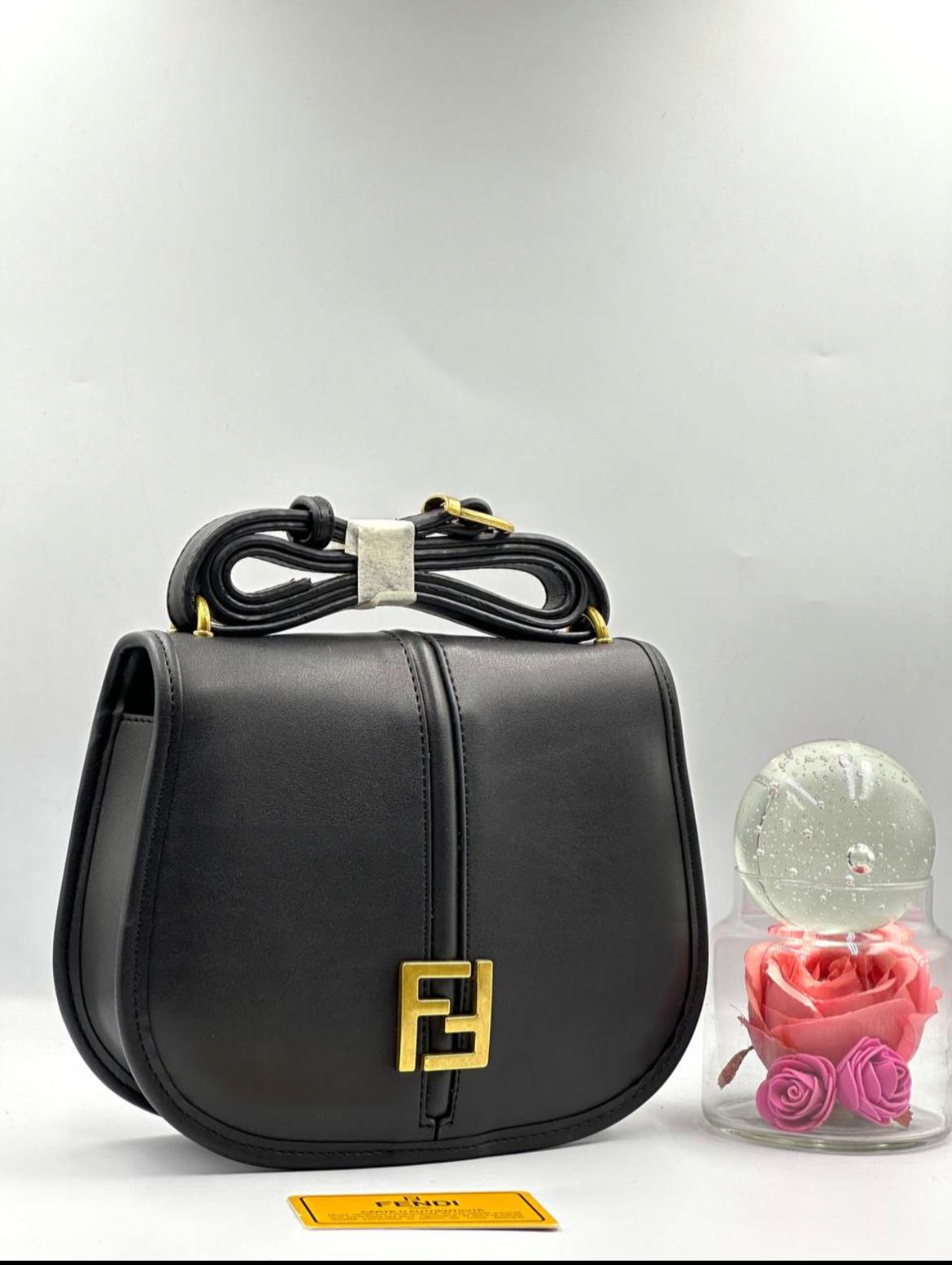 Fendi neagra